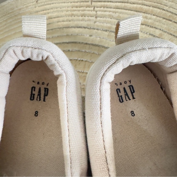 Gap Toddler Slip-On Beige Sneakers Size 8 - Picture 3 of 11